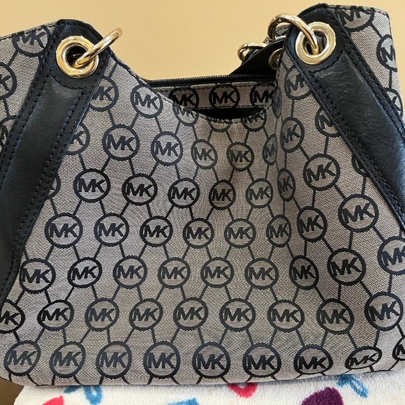 Michael Kors Signature Canvas and Leather Large Bucket Bag - Picture 1 of 6